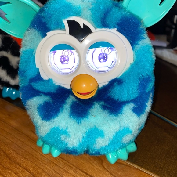 Interactive Blue and White Toy - Picture 1 of 3